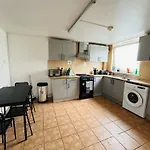 Han 2 - Private Double Room In 4 Bed Flat